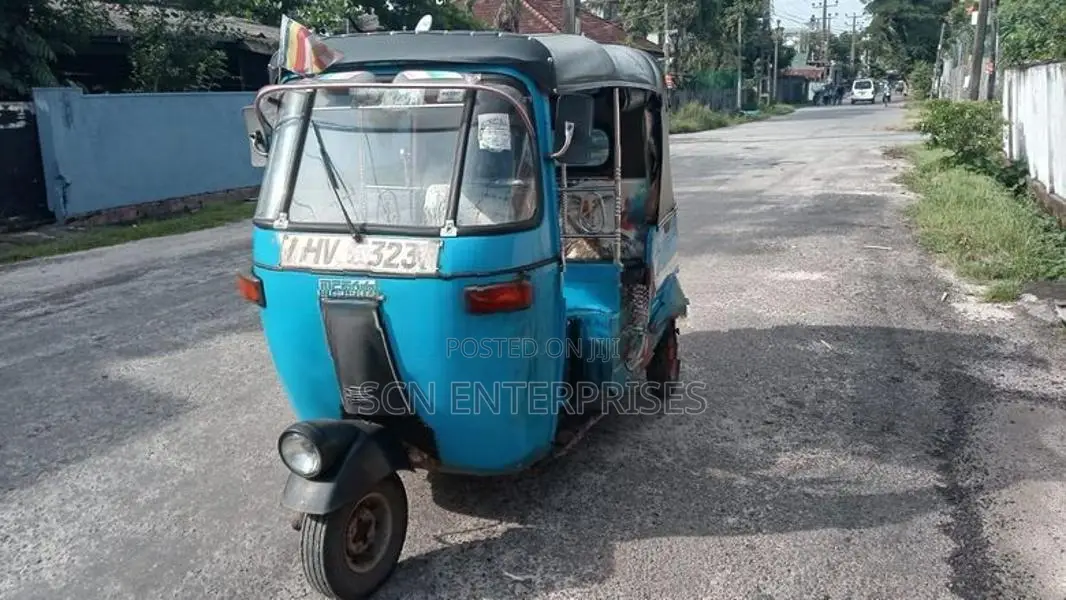 Bajaj RE 2004