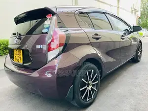 Toyota Aqua S Grade 2015