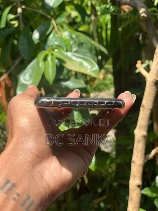 Apple iPhone XS (Used)