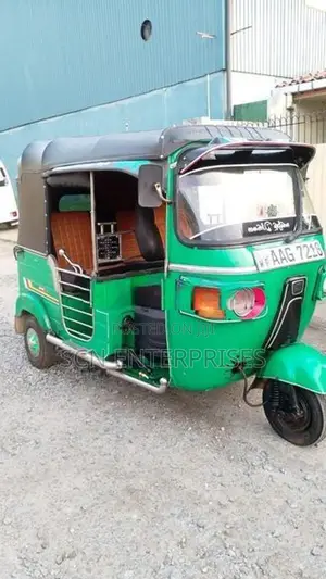 Bajaj RE 2013