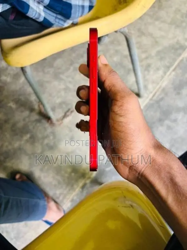 Apple iPhone 13 (Used)