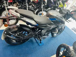 Bajaj Pulsar NS200 es 2026