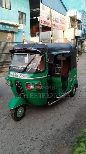 Bajaj RE 2013