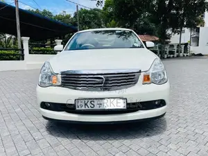 Nissan Bluebird Sphy 2012