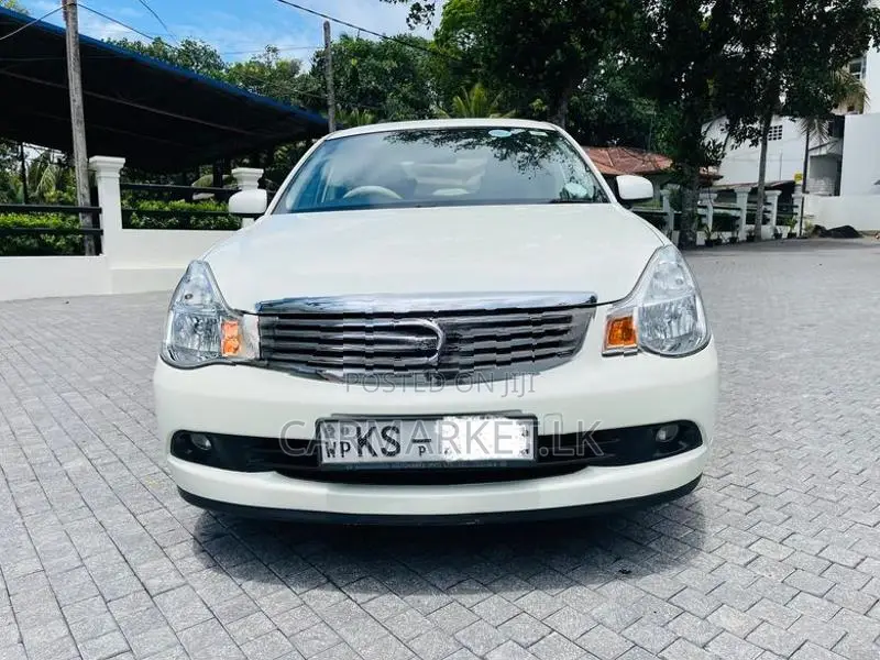 Nissan Bluebird Sphy 2012