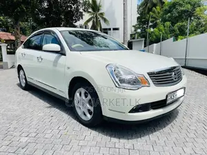 Nissan Bluebird Sphy 2012