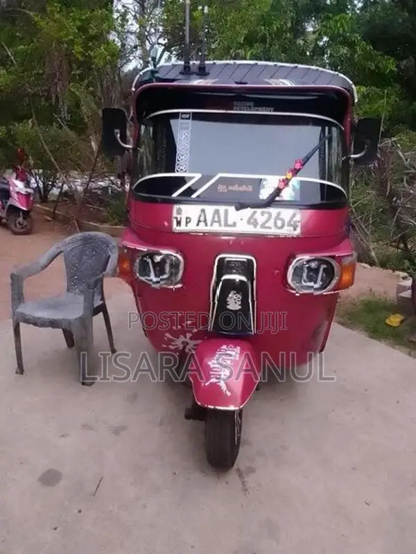 Bajaj RE 2013