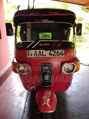 Bajaj RE 2013