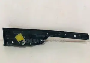 Nissan Note E13 Dicky Garnish Rh