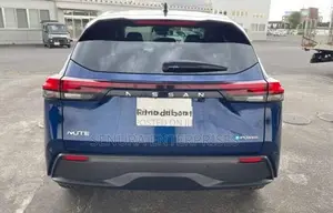 Nissan Note E13 Dicky Garnish Rh