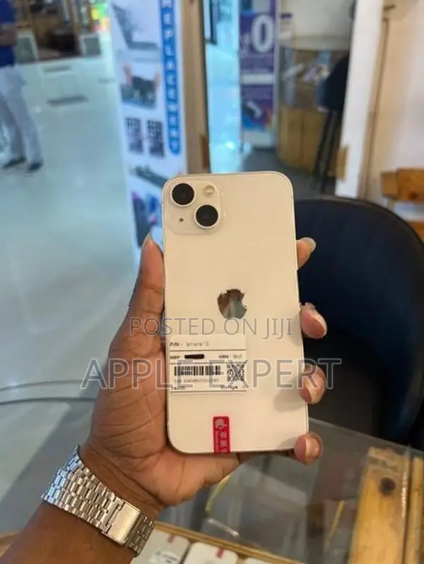 Apple iPhone 13 (Used)