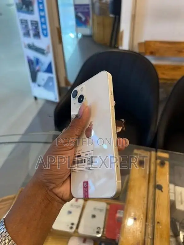 Apple iPhone 13 (Used)