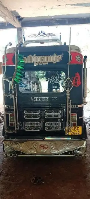 Bajaj RE 2017