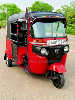 Bajaj RE 2016