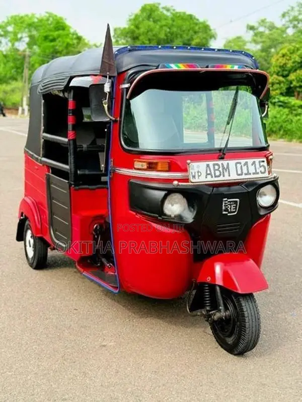 Bajaj RE 2016