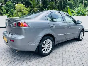 Mitsubishi Lancer Ex 2013