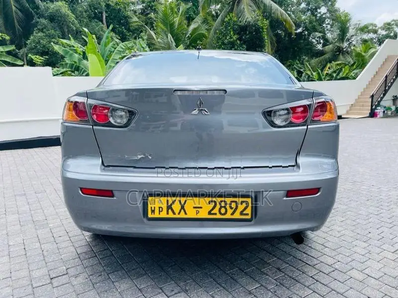 Mitsubishi Lancer Ex 2013