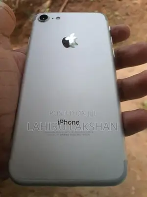 Apple iPhone 7 32GB (Used)