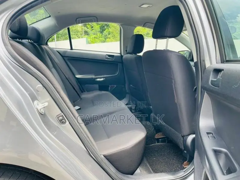 Mitsubishi Lancer Ex 2013