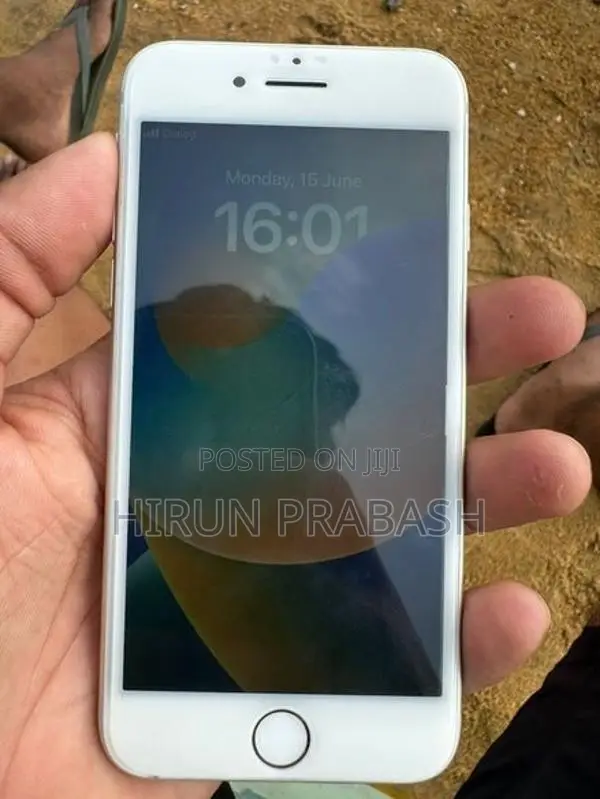 Apple iPhone 8 (Used)