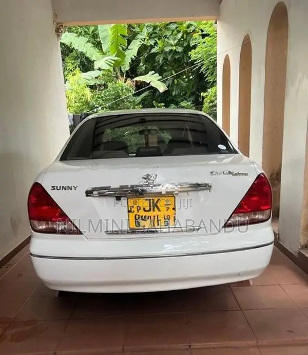 Nissan Sunny 2004