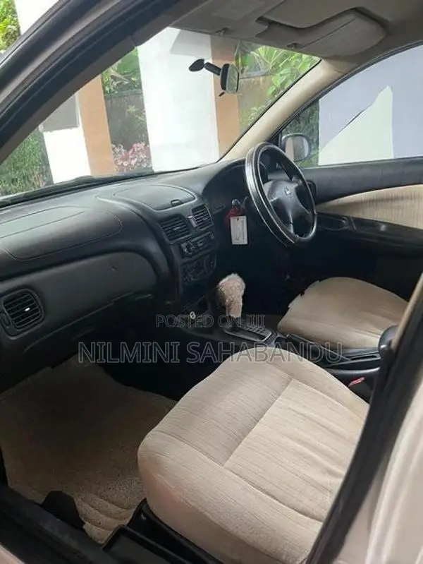 Nissan Sunny 2004