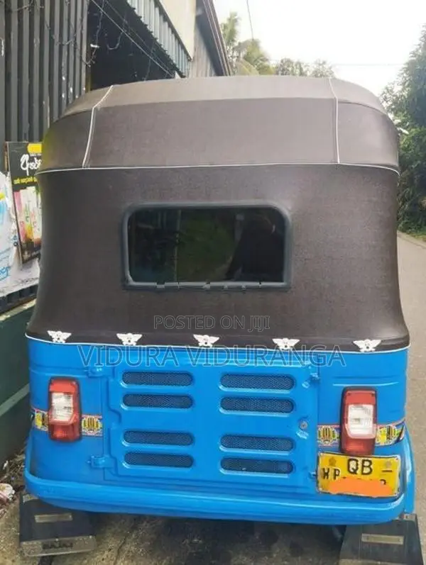 Bajaj RE 2005