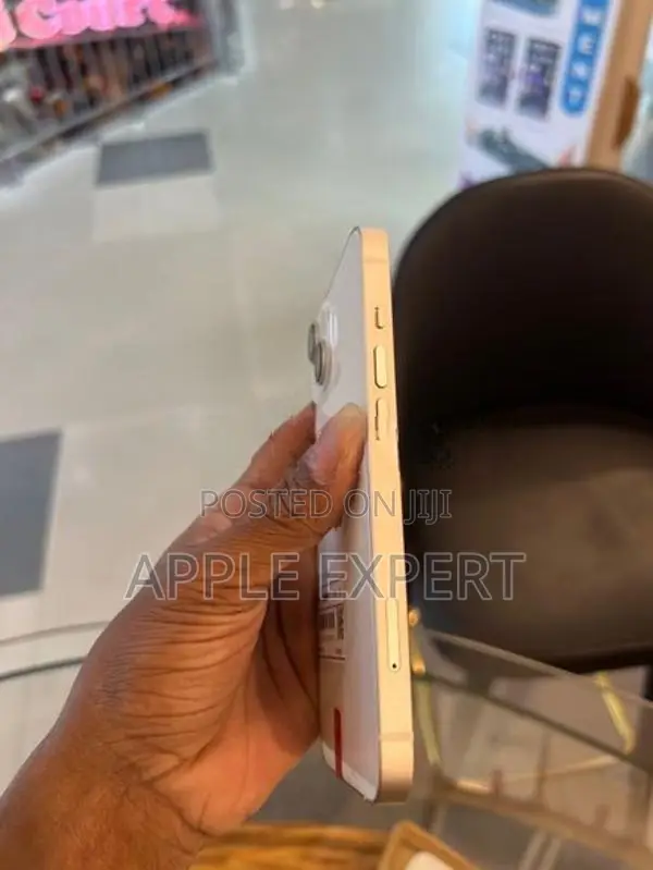 Apple iPhone 14 (Used)