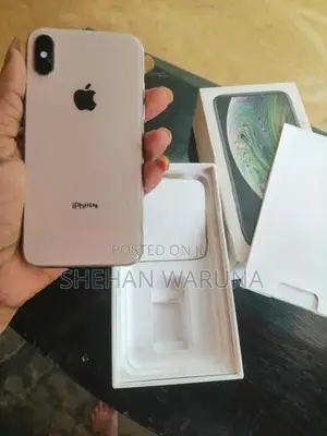 Apple iPhone XS (Used)