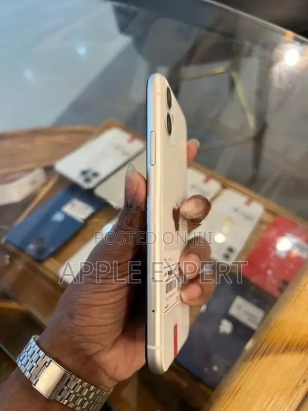Apple iPhone 11 (Used)