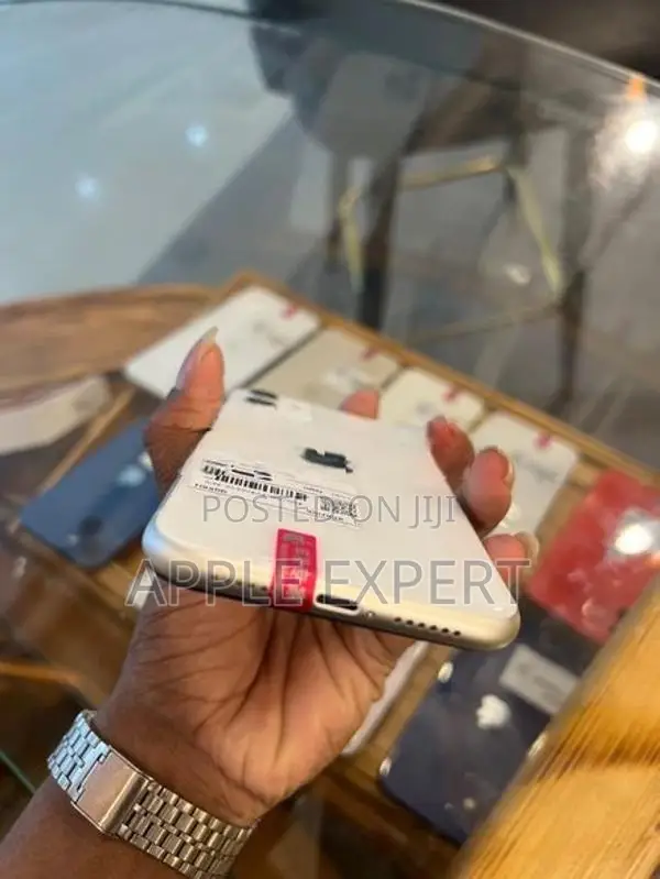 Apple iPhone 11 (Used)