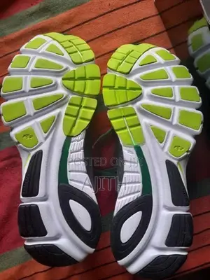 MENS 8.5 BRAND NEW