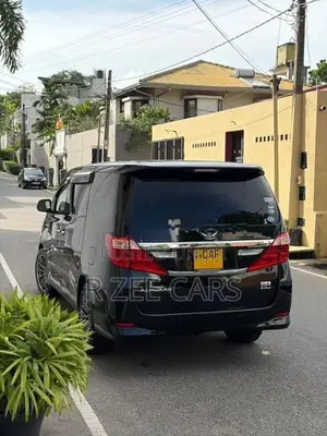 Toyota Alphard Executive Lounge 2014