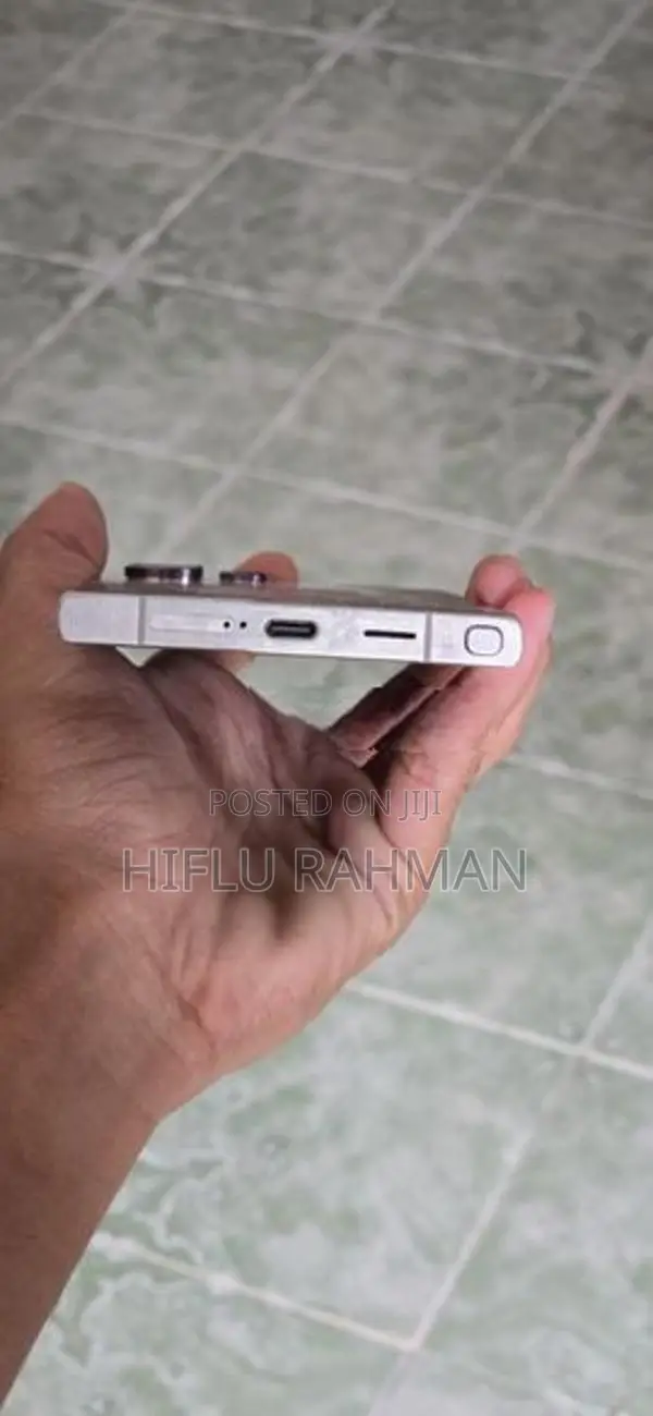 Samsung Galaxy S24 Ultra (Used)