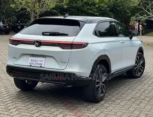 Honda Vezel Z Play Moonroof 2025