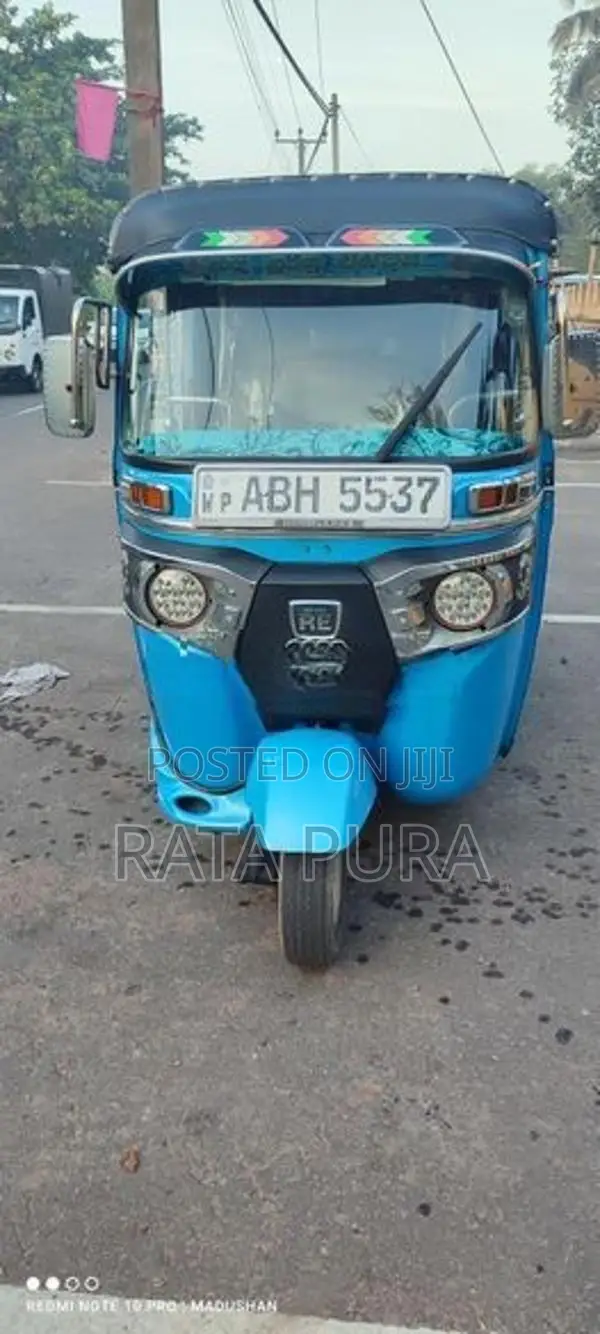 Bajaj RE 2016
