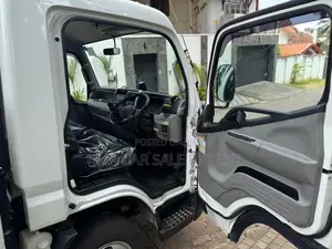Mitsubishi Fuso CANTER 4P10+ 2023