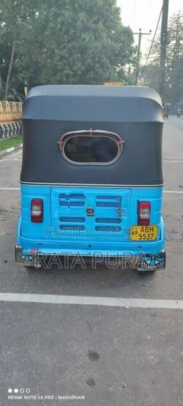 Bajaj RE 2016