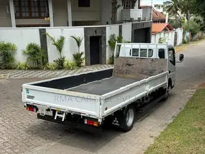 Mitsubishi Fuso CANTER 4P10+ 2023