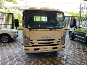 Isuzu Elf WIDE SPACE 2018