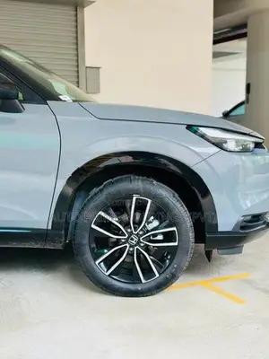 Honda Vezel Z PLAY MOON ROOF 2025