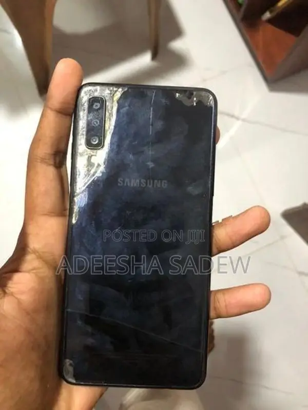 Samsung Galaxy A7 (Used)