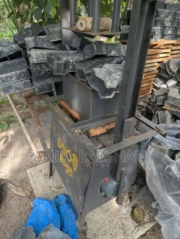 Cinder block machine (බ්ලොක් ගල් මැෂිම) for sale
