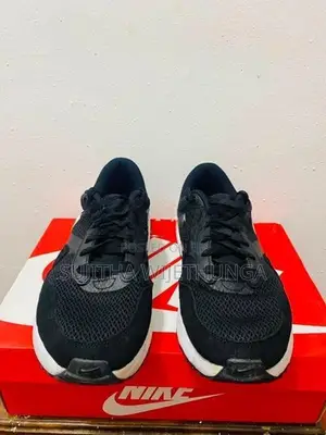 Nike Air Max SYSTM Black/White Used (Brand New Condition) With Box
