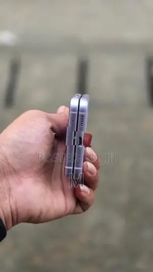 Samsung Galaxy Z Flip3 flip 3 (Used)