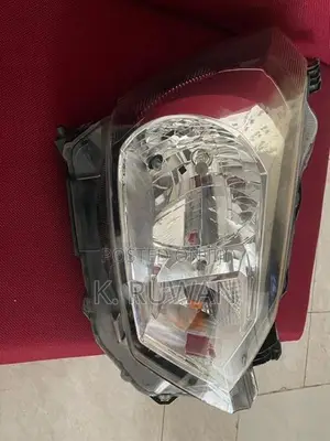 Daihatsu Mira Head Lamp