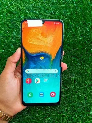 Samsung Galaxy A30 2GB / 32GB (Used)