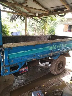 Isuzu Elf 1986