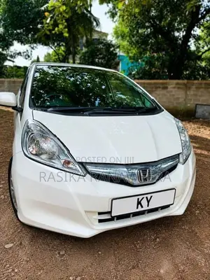 Honda Fit GP1 Pearl 2012