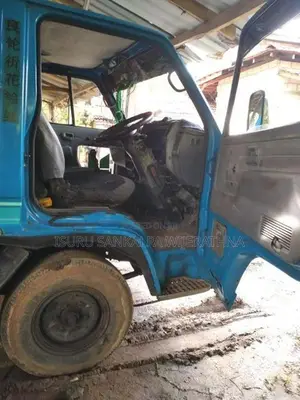 Isuzu Elf 1986